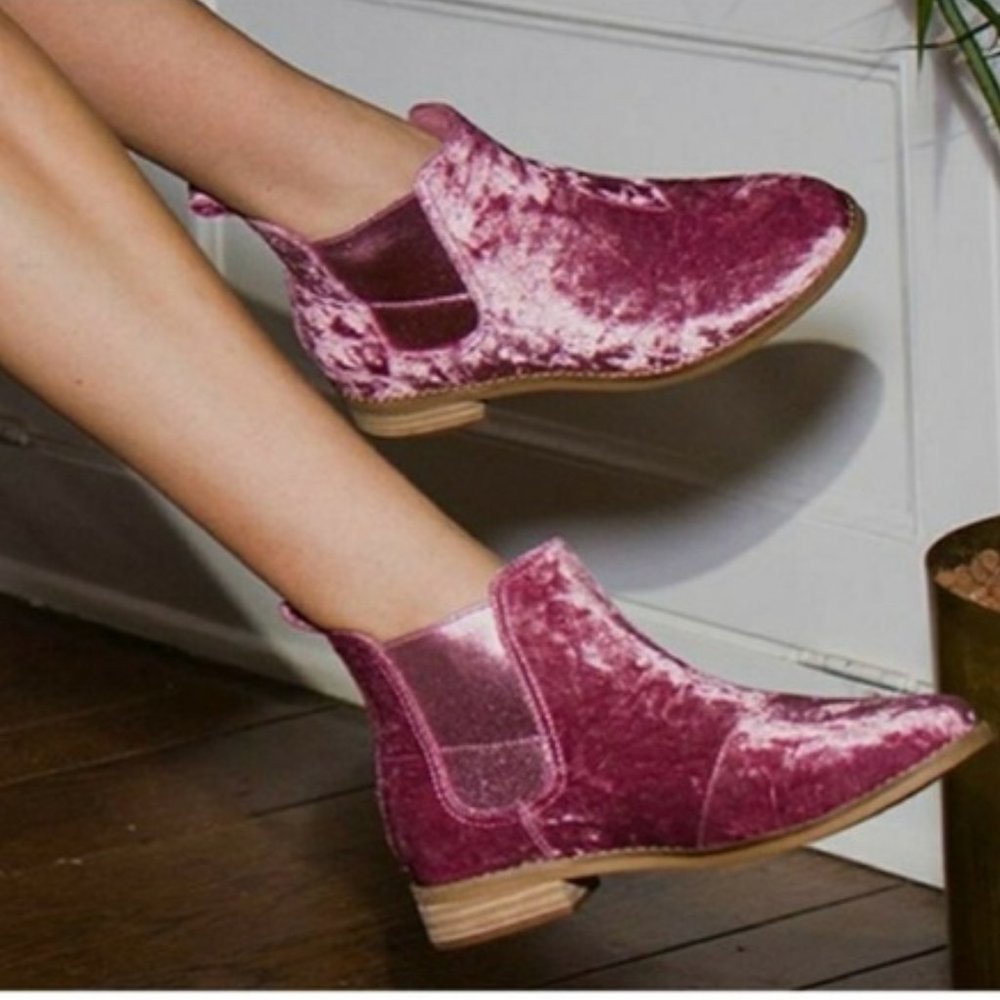TOMS Ella Chelsea Boots - Velvet Burgundy Pink